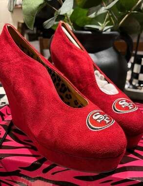Cuce San Francisco 49ers Women's Spirited Suede Wedge Pumps